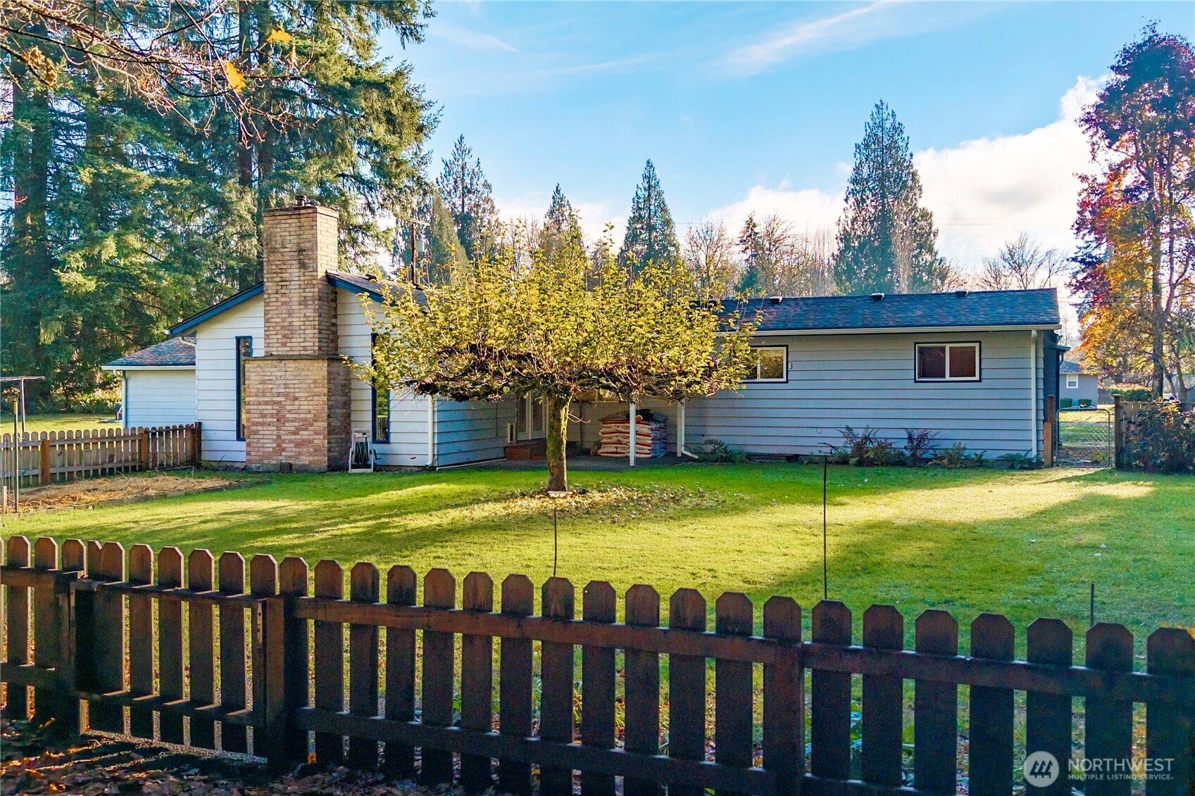 8825 Old Highway 99 SE