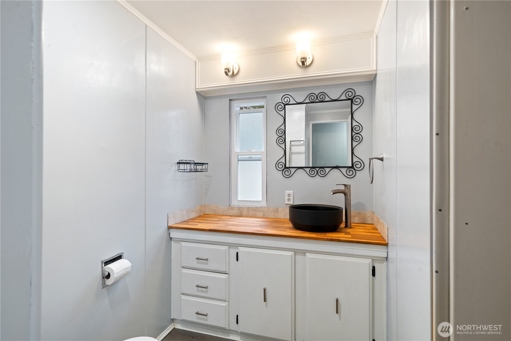 3060 NE McWilliams Road Unit: 135