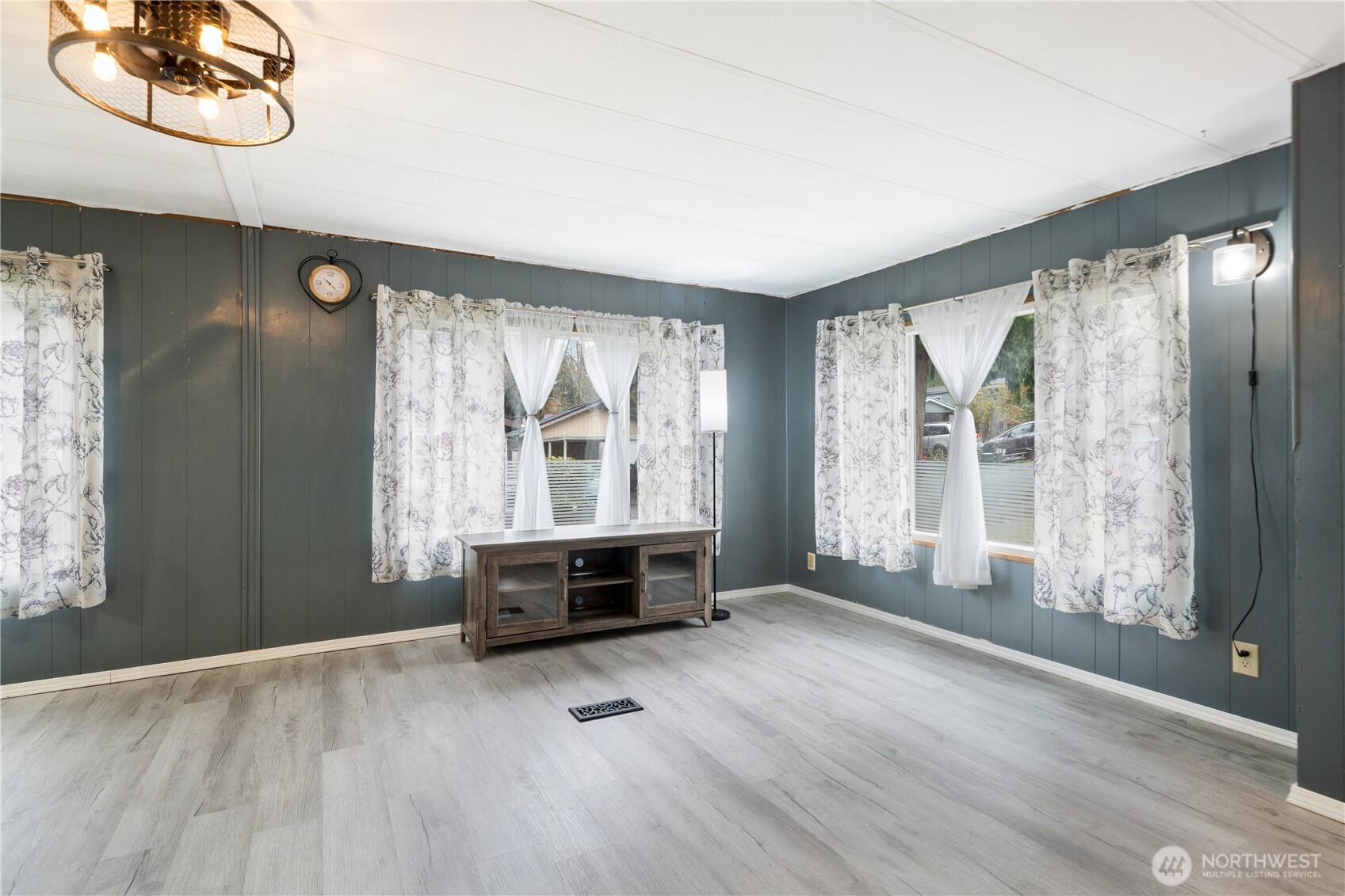 3060 NE McWilliams Road Unit: 135