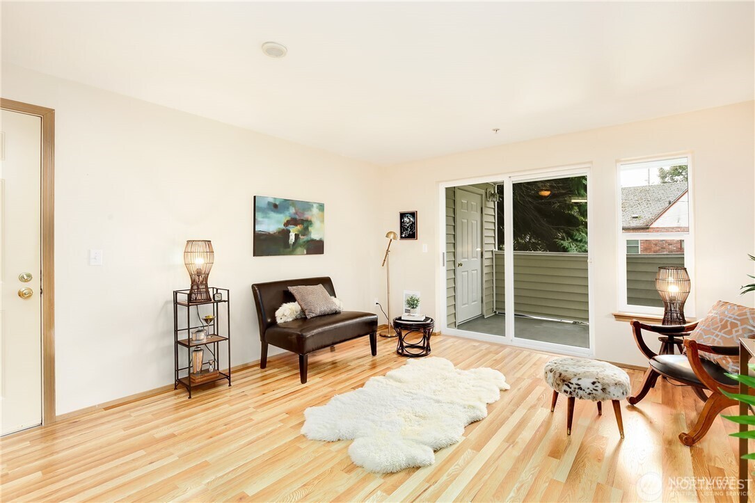 11915 Roseberg Avenue S Unit: 204