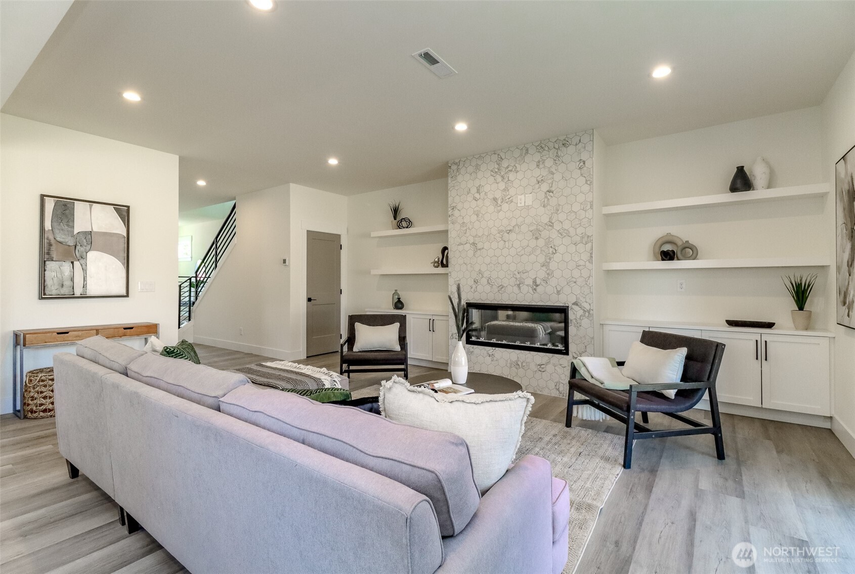 124 S 108th Place