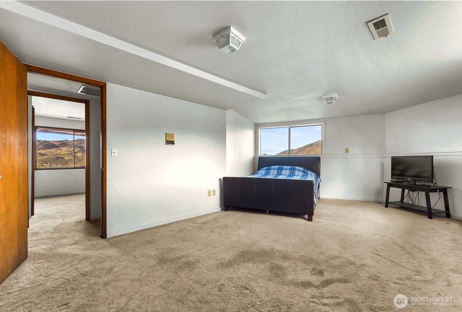 323 A Eastlake Road