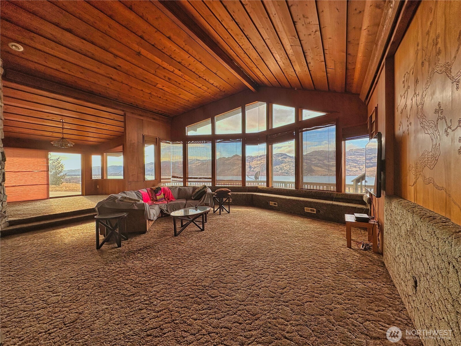 323 A Eastlake Road