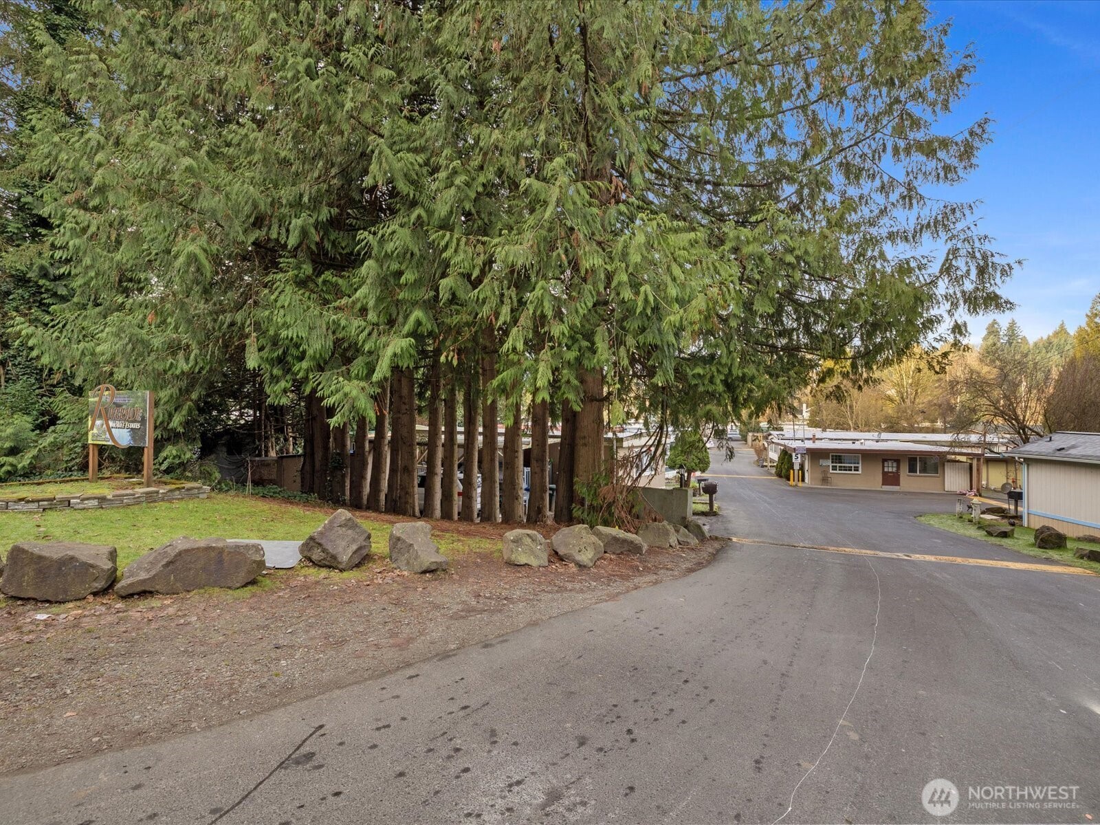 11510 E Riverside Drive Unit: 26