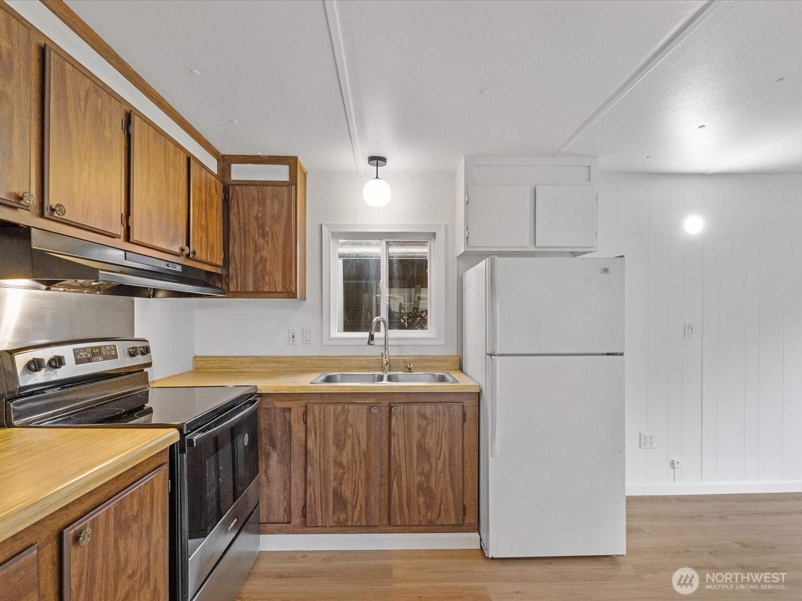 11510 E Riverside Drive Unit: 26