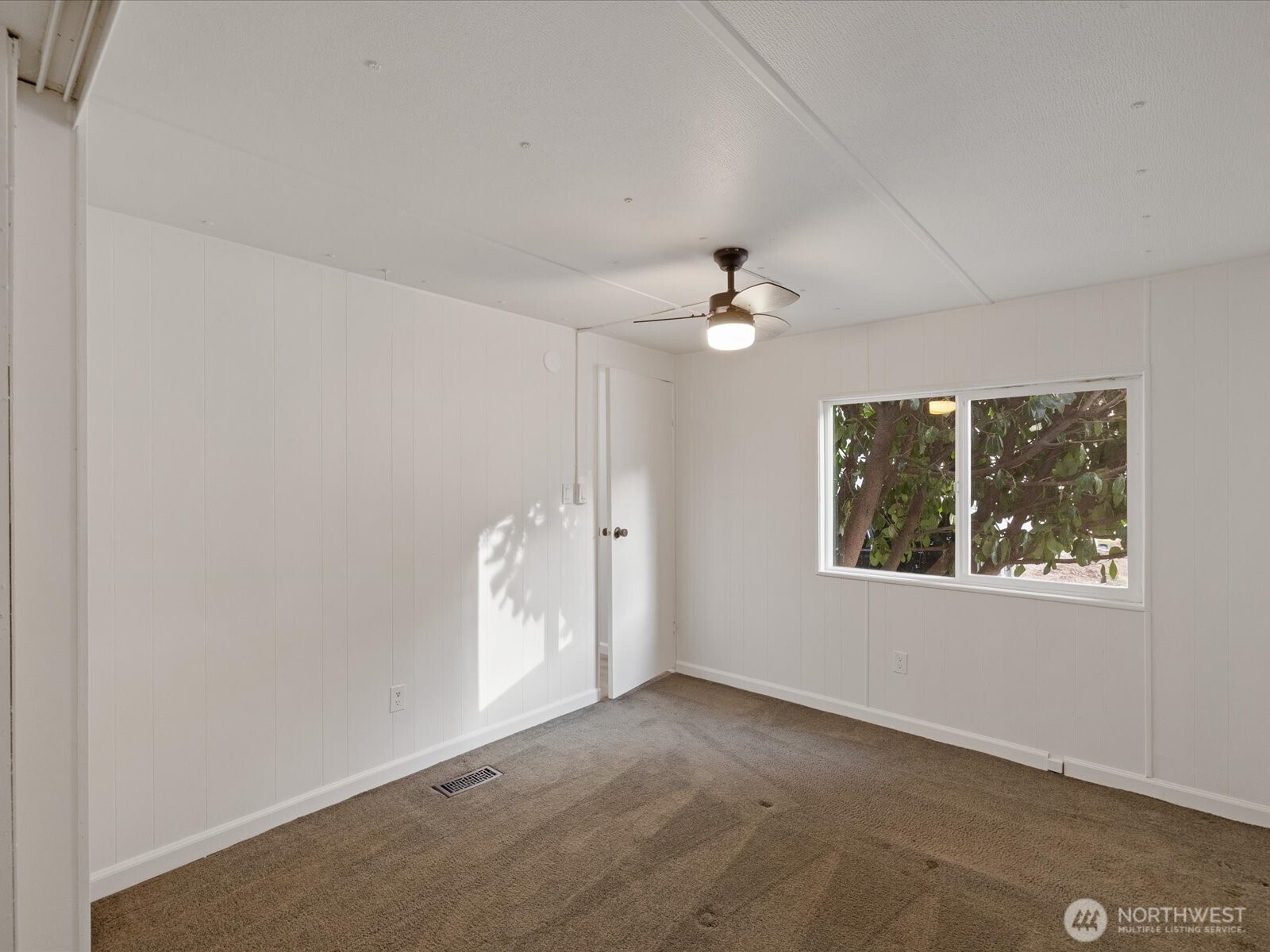 11510 E Riverside Drive Unit: 26