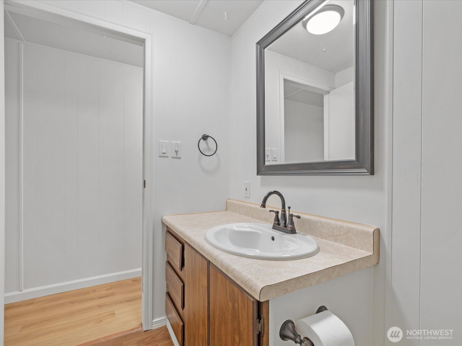 11510 E Riverside Drive Unit: 26