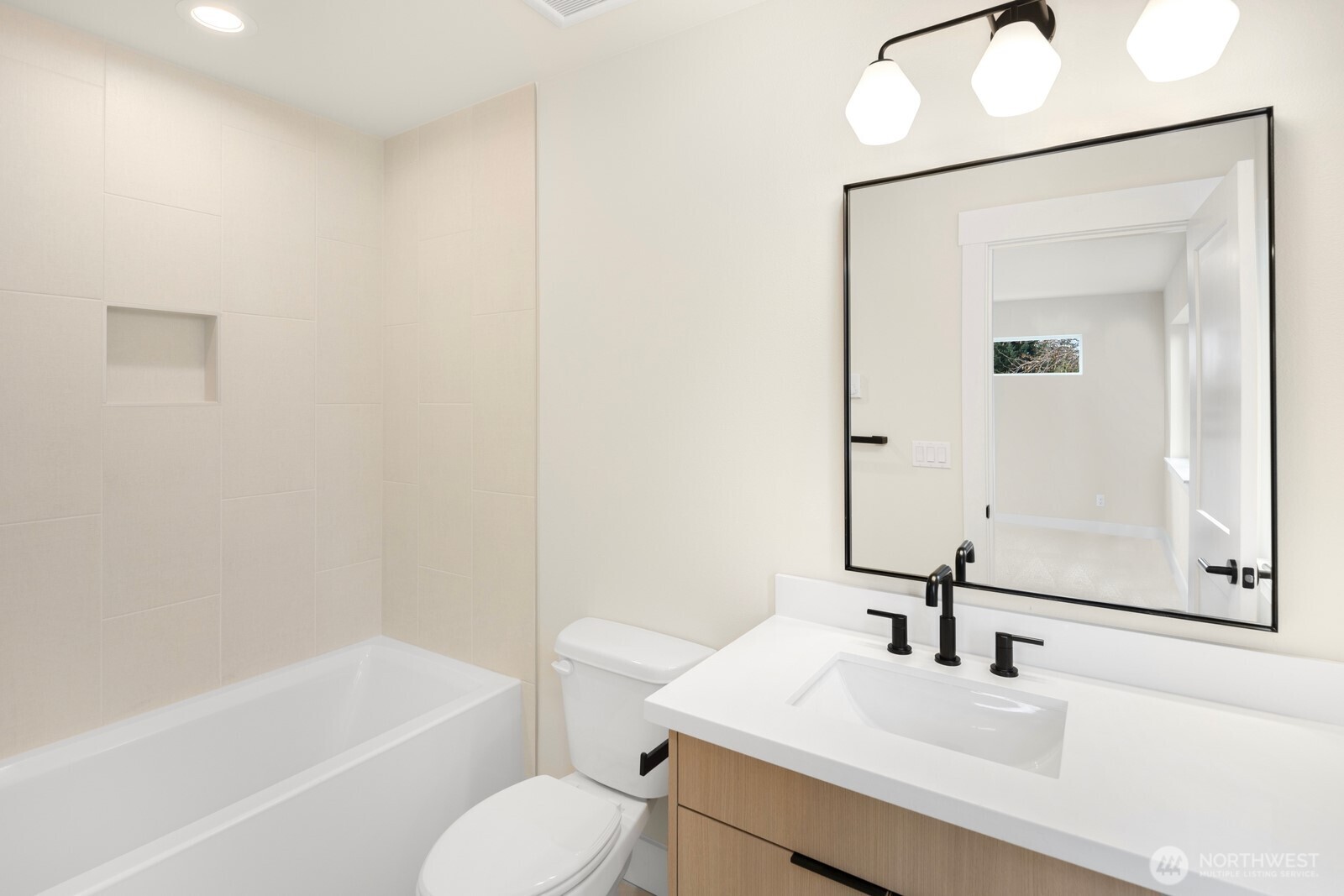 910 S 138th Street Unit: B