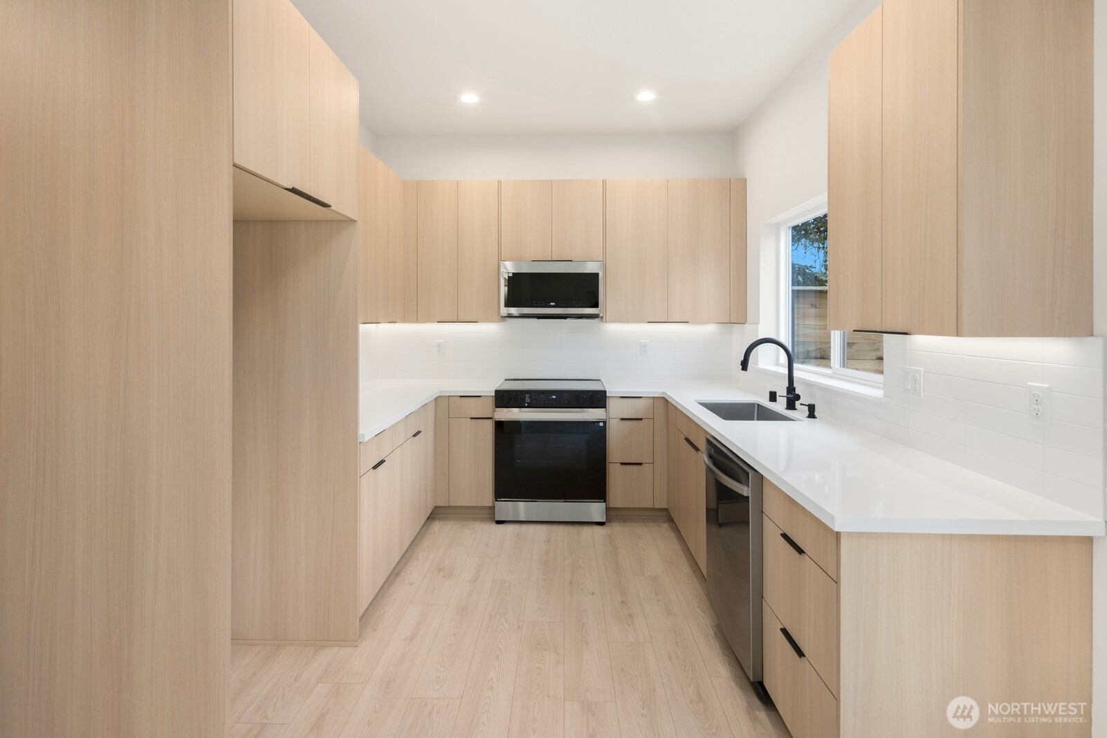910 S 138th Street Unit: B