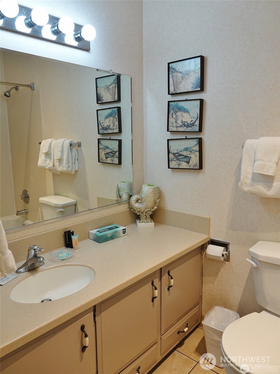 615 Ocean Shores Boulevard NW Unit: 319