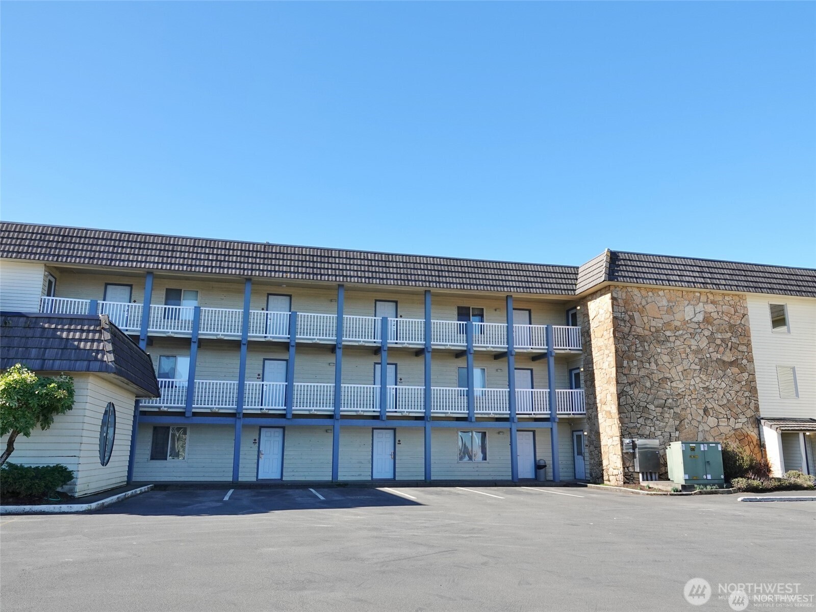 615 Ocean Shores Boulevard NW Unit: 319