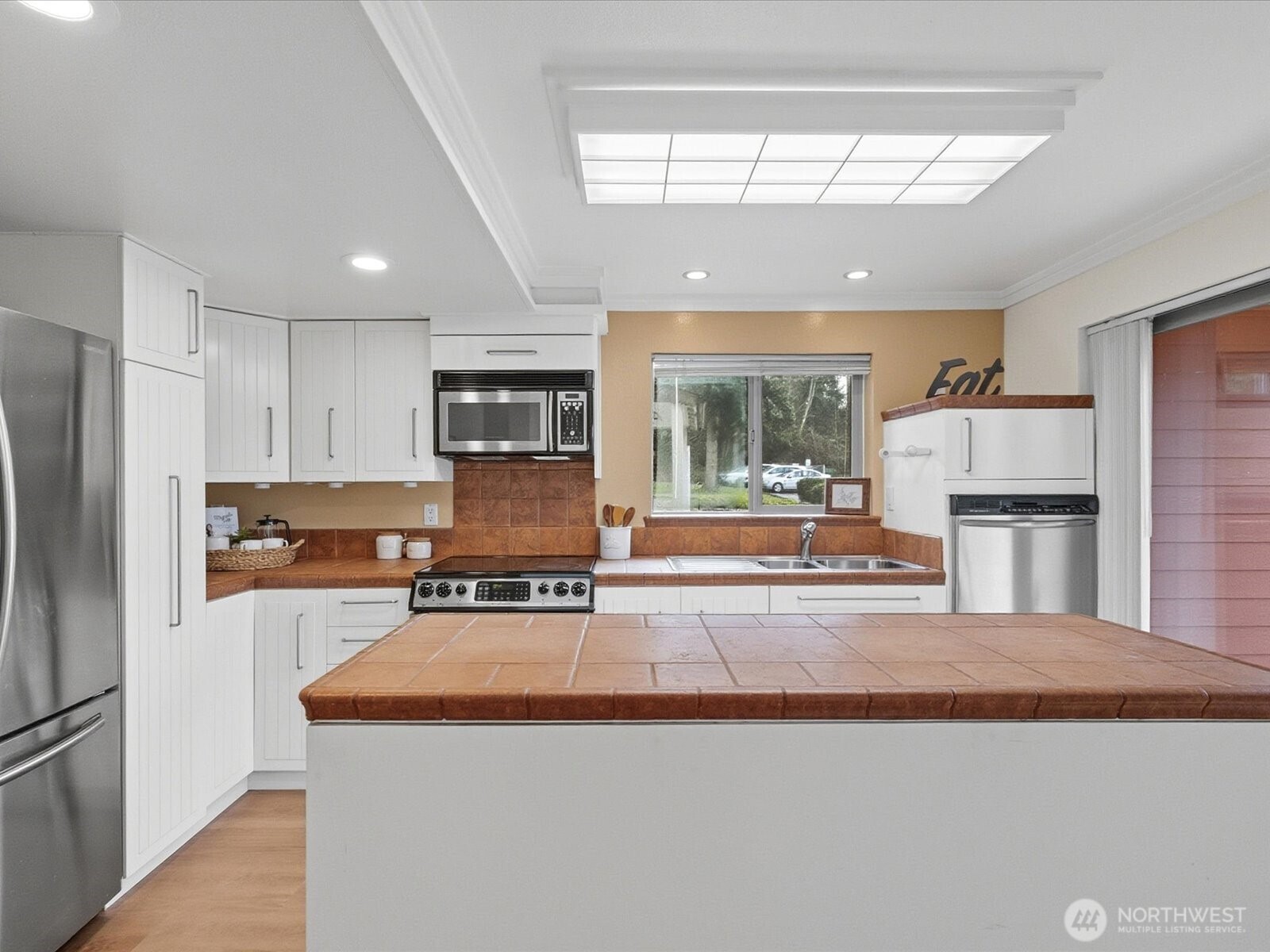 23405 Lakeview Drive Unit: H106