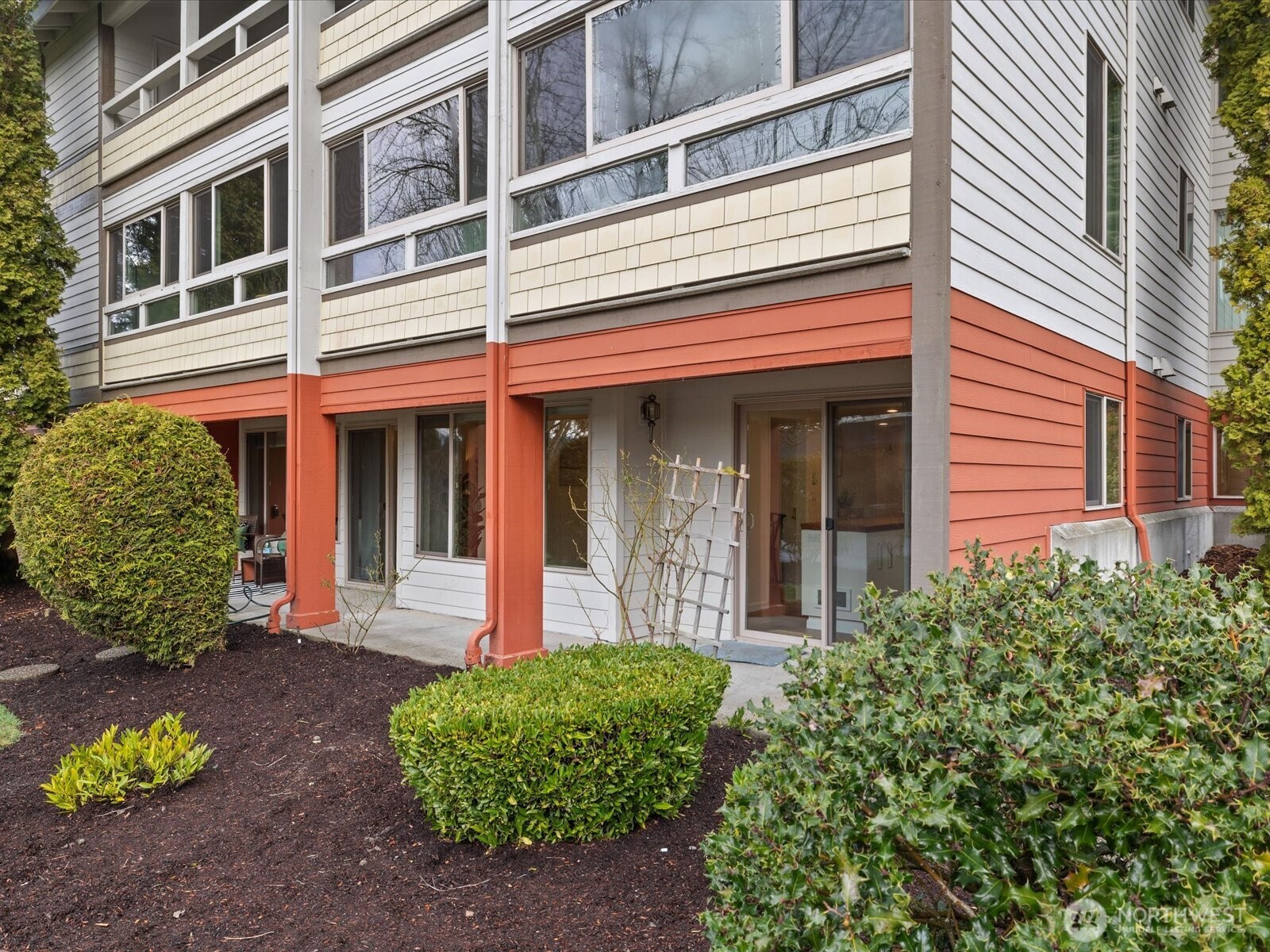 23405 Lakeview Drive Unit: H106