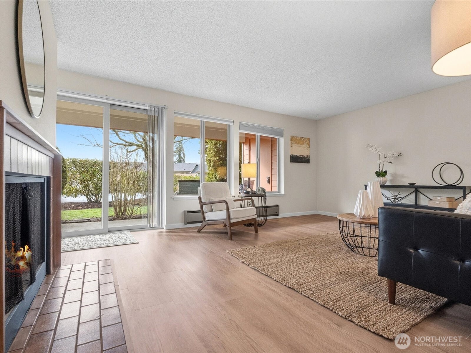 23405 Lakeview Drive Unit: H106