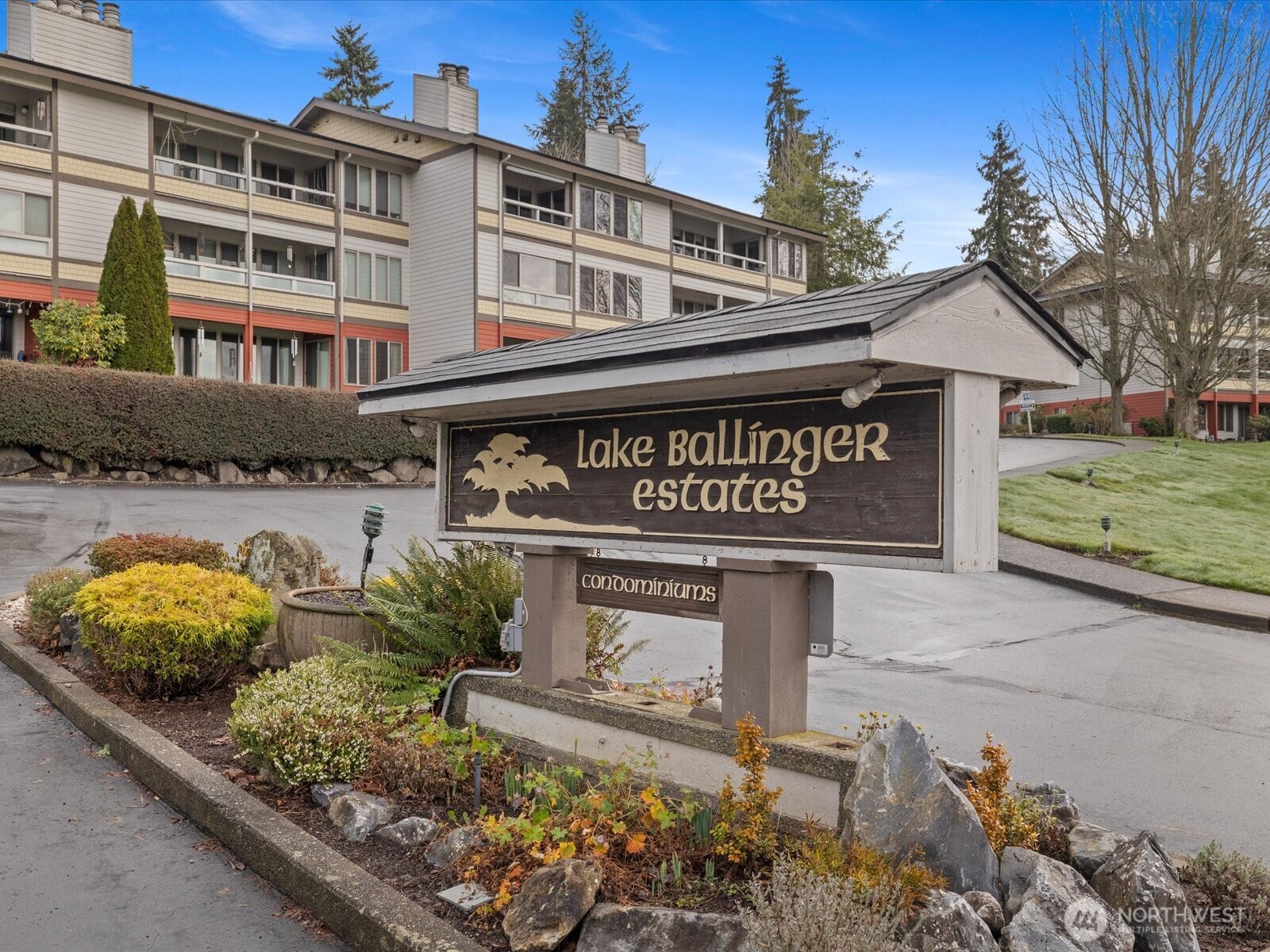 23405 Lakeview Drive Unit: H106