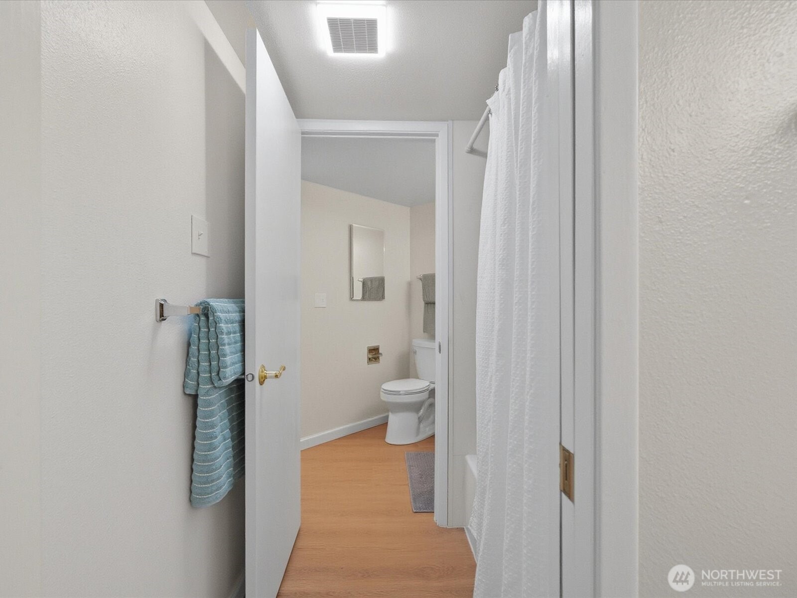 23405 Lakeview Drive Unit: H106