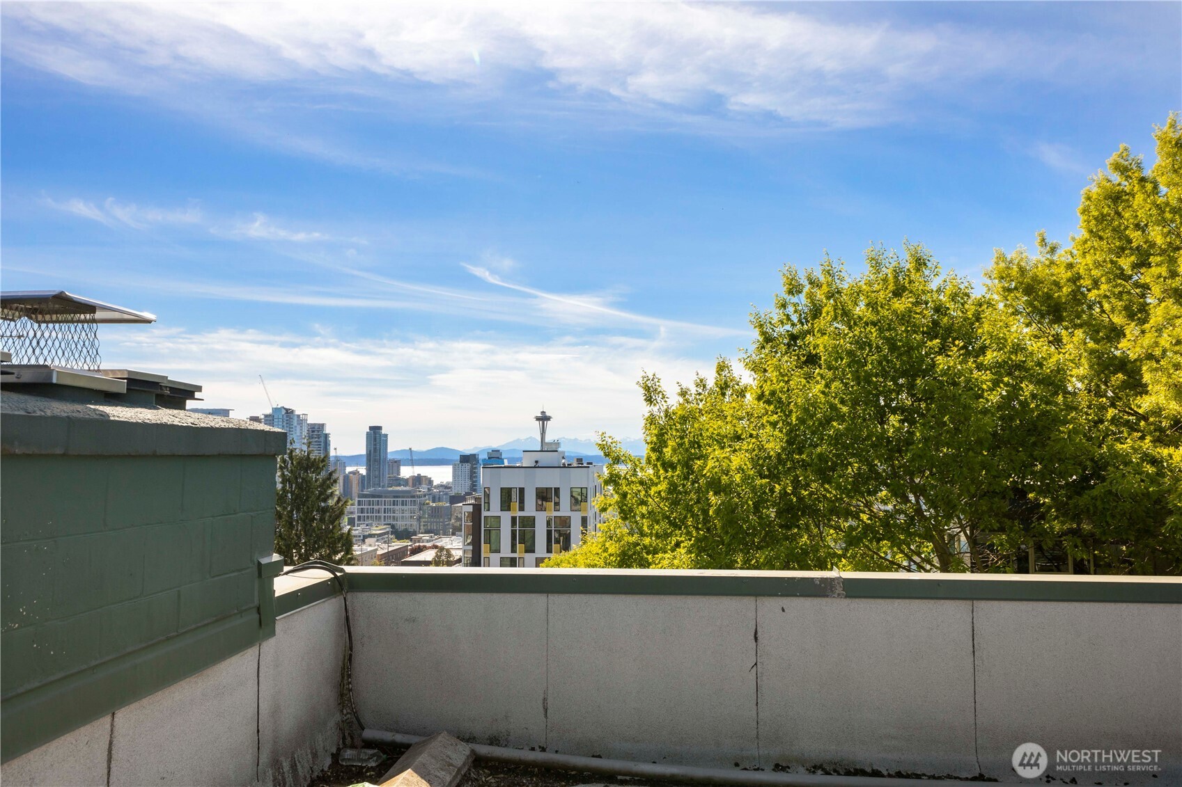 705 E Republican Street Unit: 207