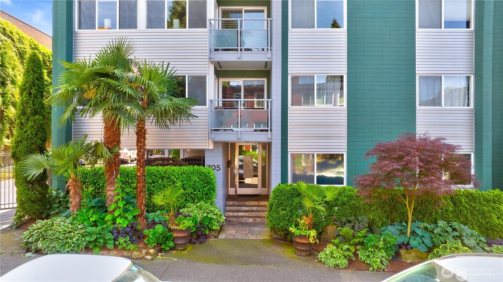 705 E Republican Street Unit: 207