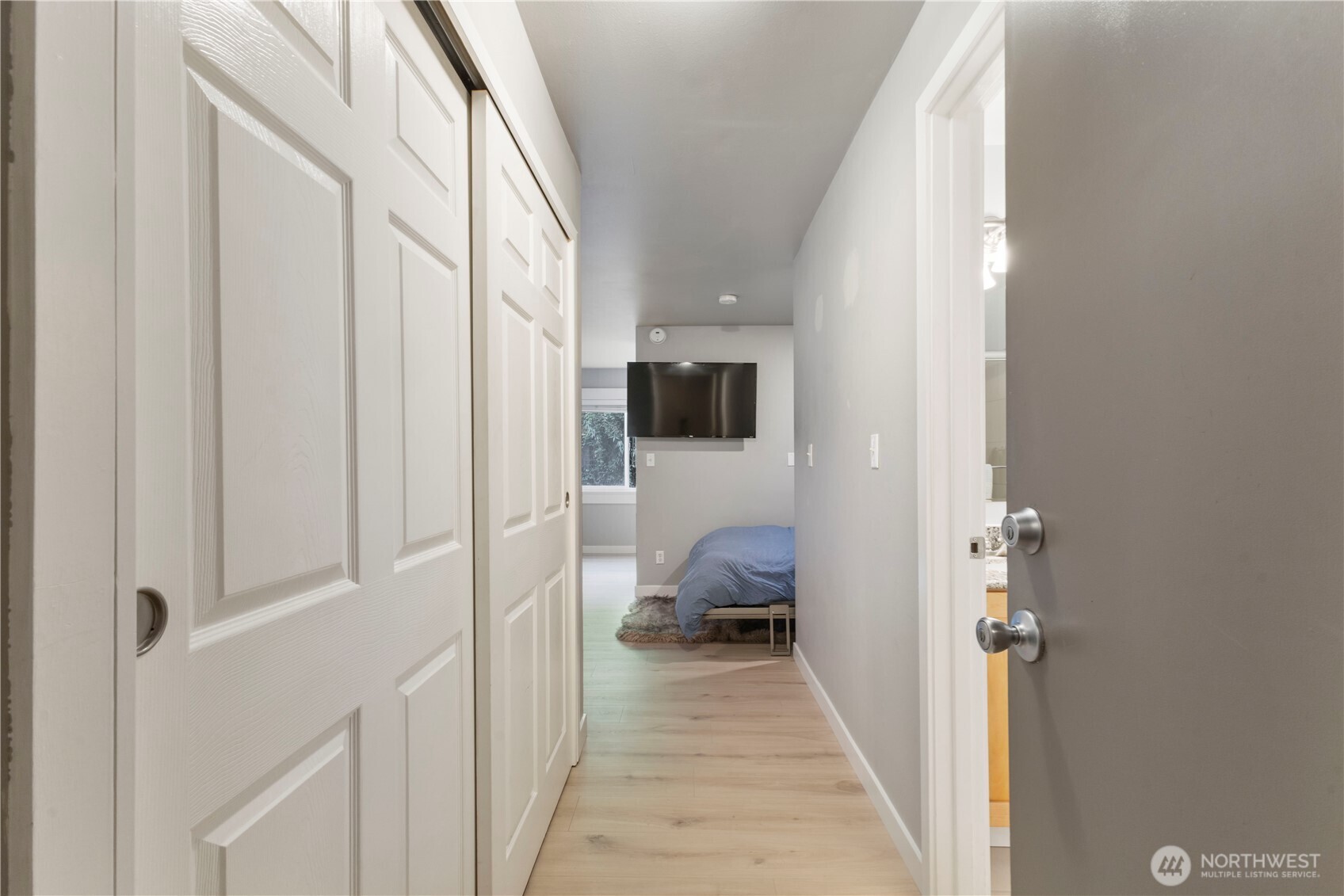 705 E Republican Street Unit: 207