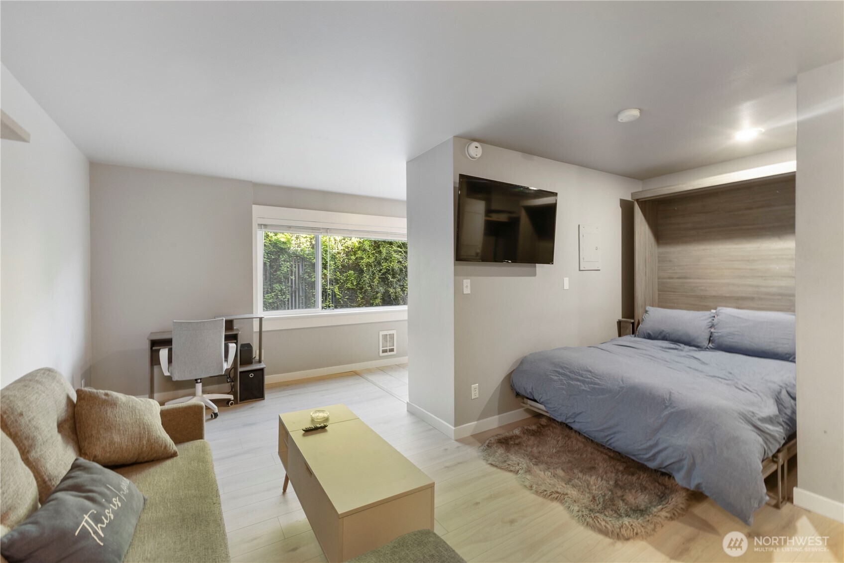 705 E Republican Street Unit: 207