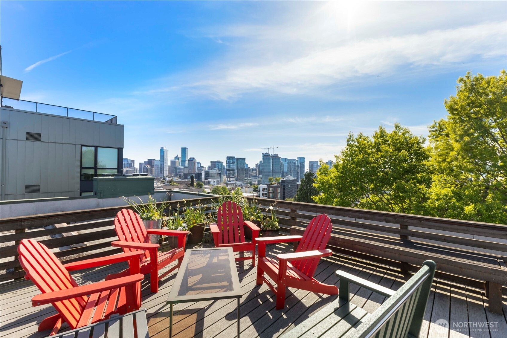 705 E Republican Street Unit: 207