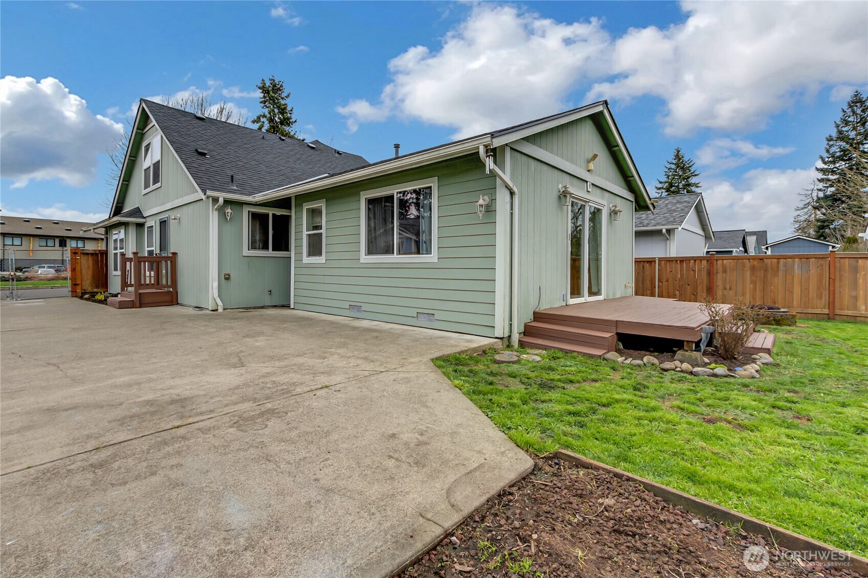 309 Solberg Street NW