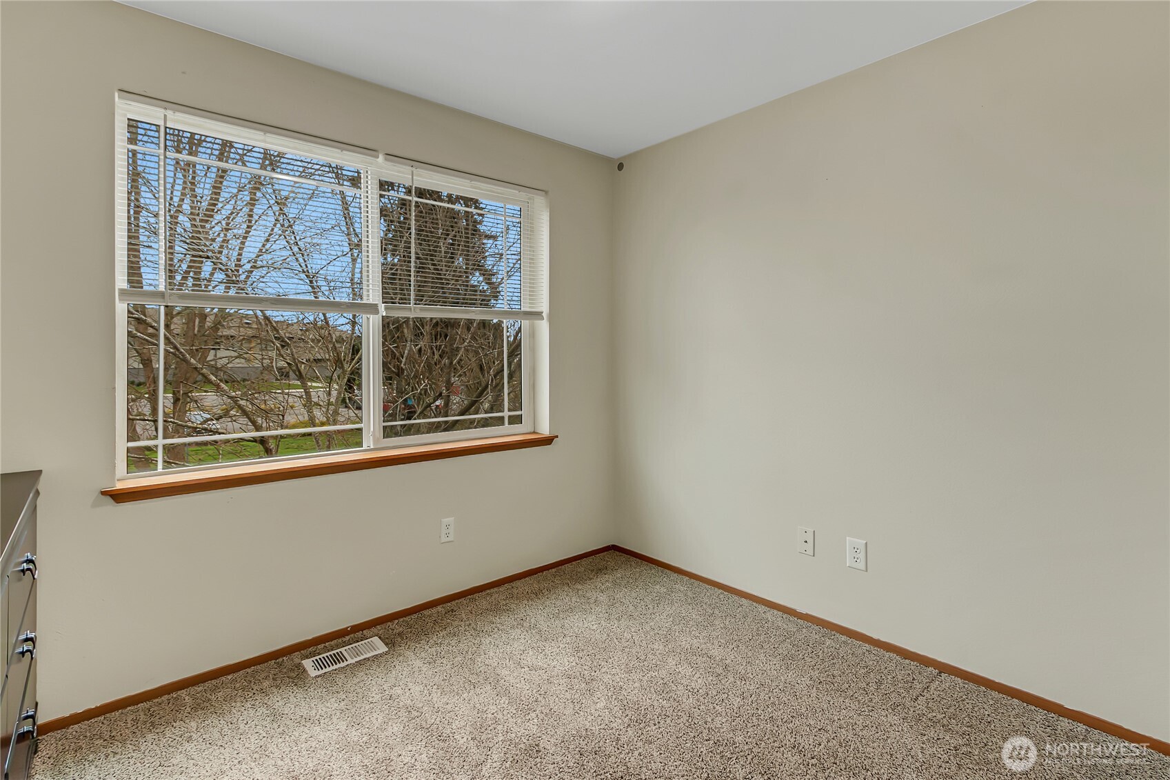 309 Solberg Street NW