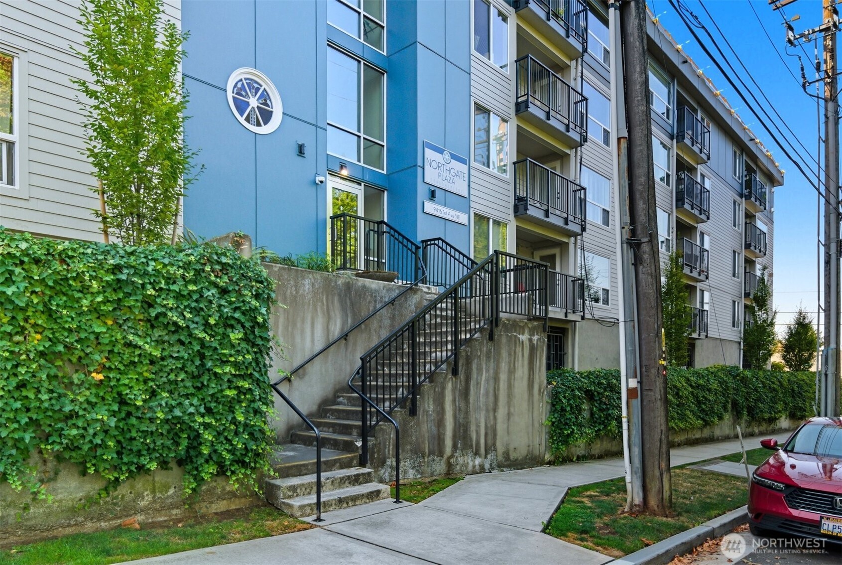 9416 1st Avenue NE Unit: 305