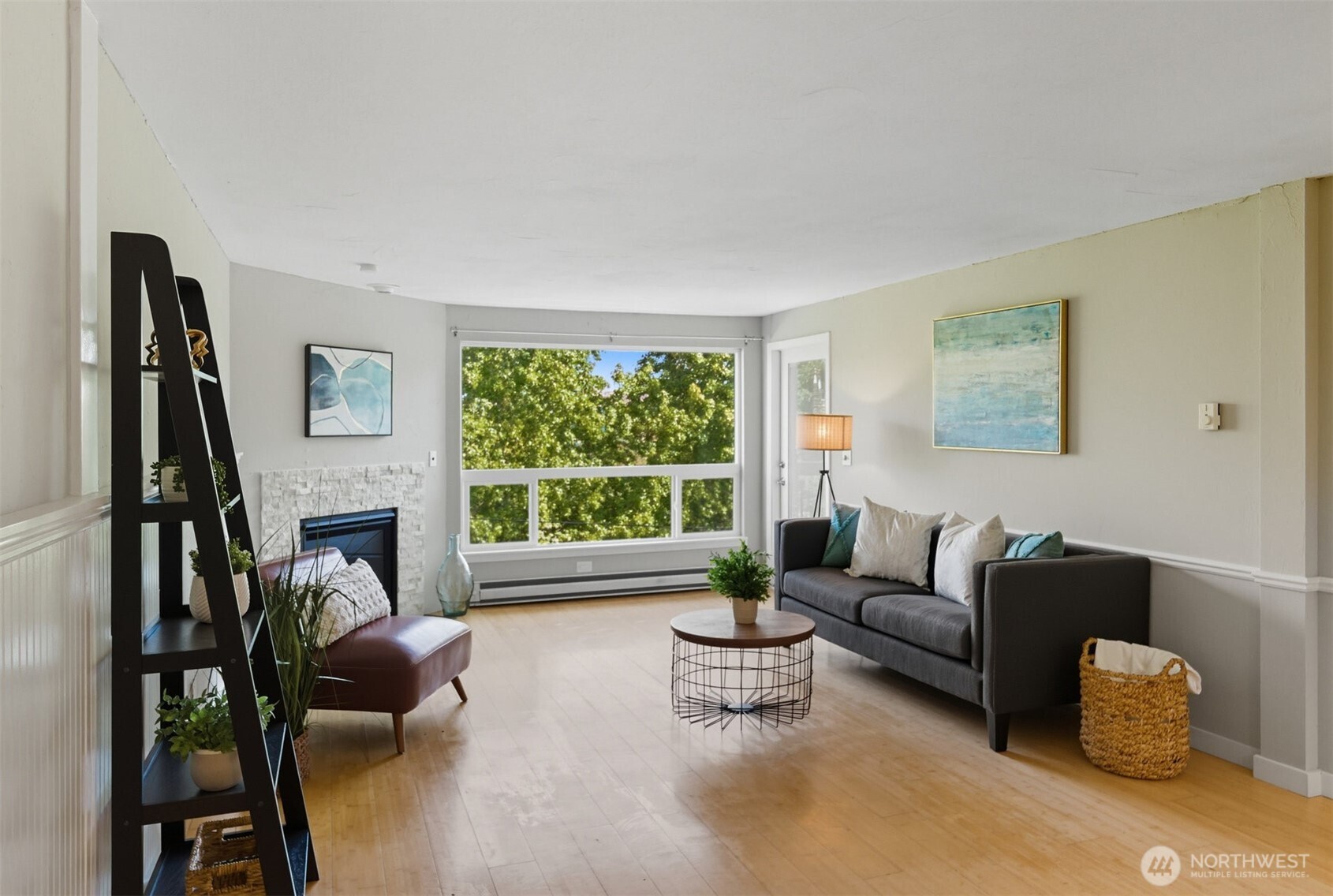 9416 1st Avenue NE Unit: 305