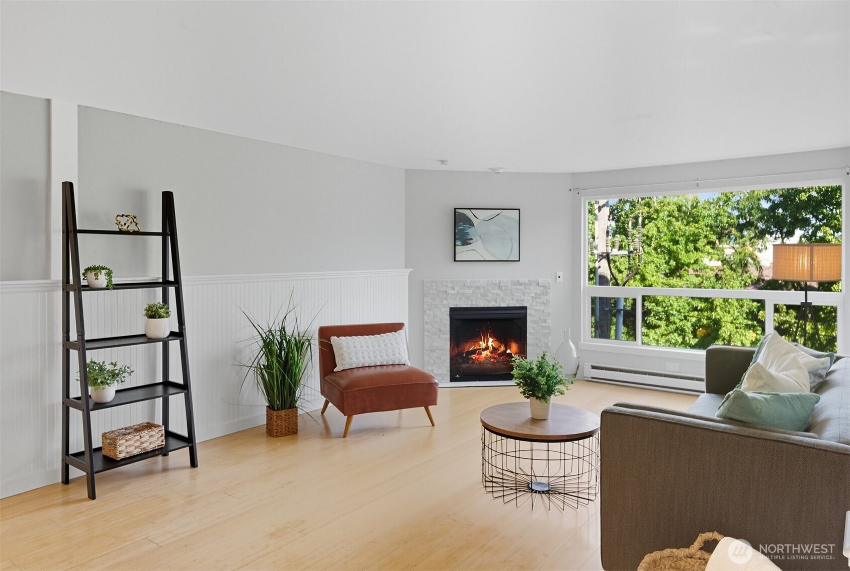 9416 1st Avenue NE Unit: 305