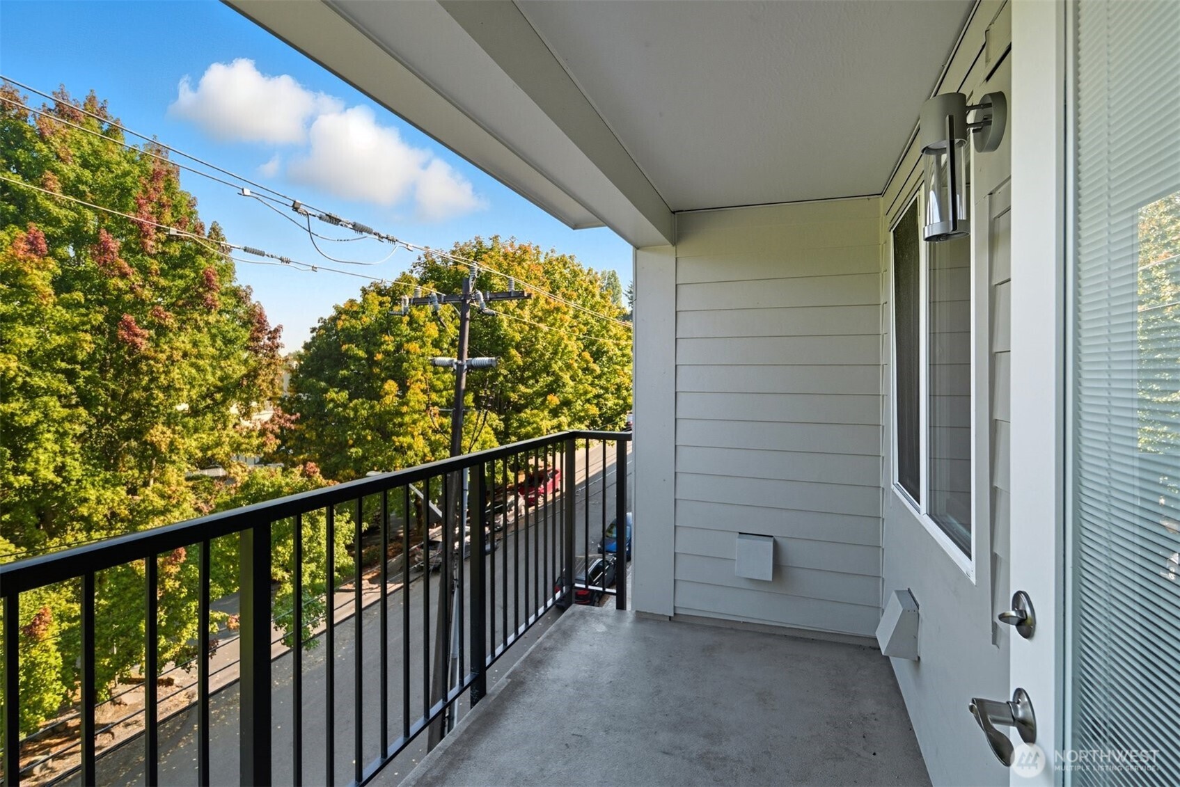 9416 1st Avenue NE Unit: 305
