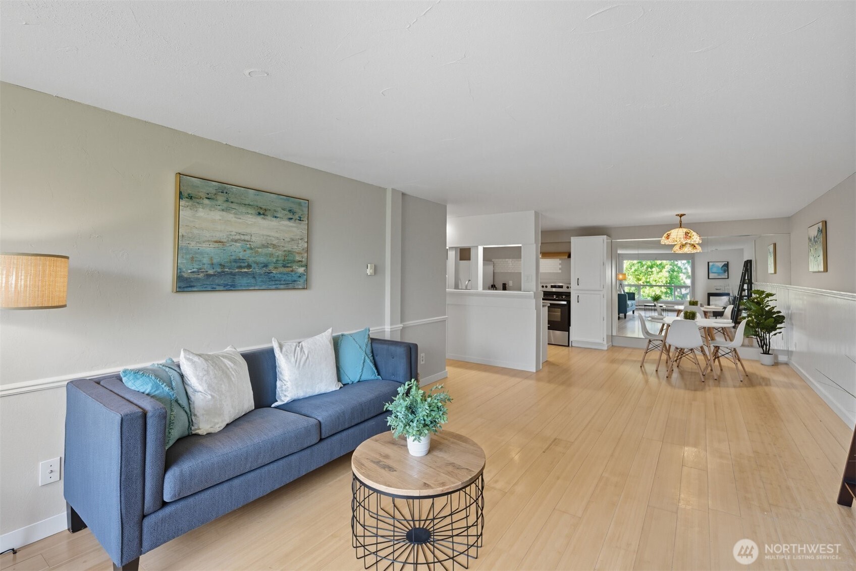 9416 1st Avenue NE Unit: 305