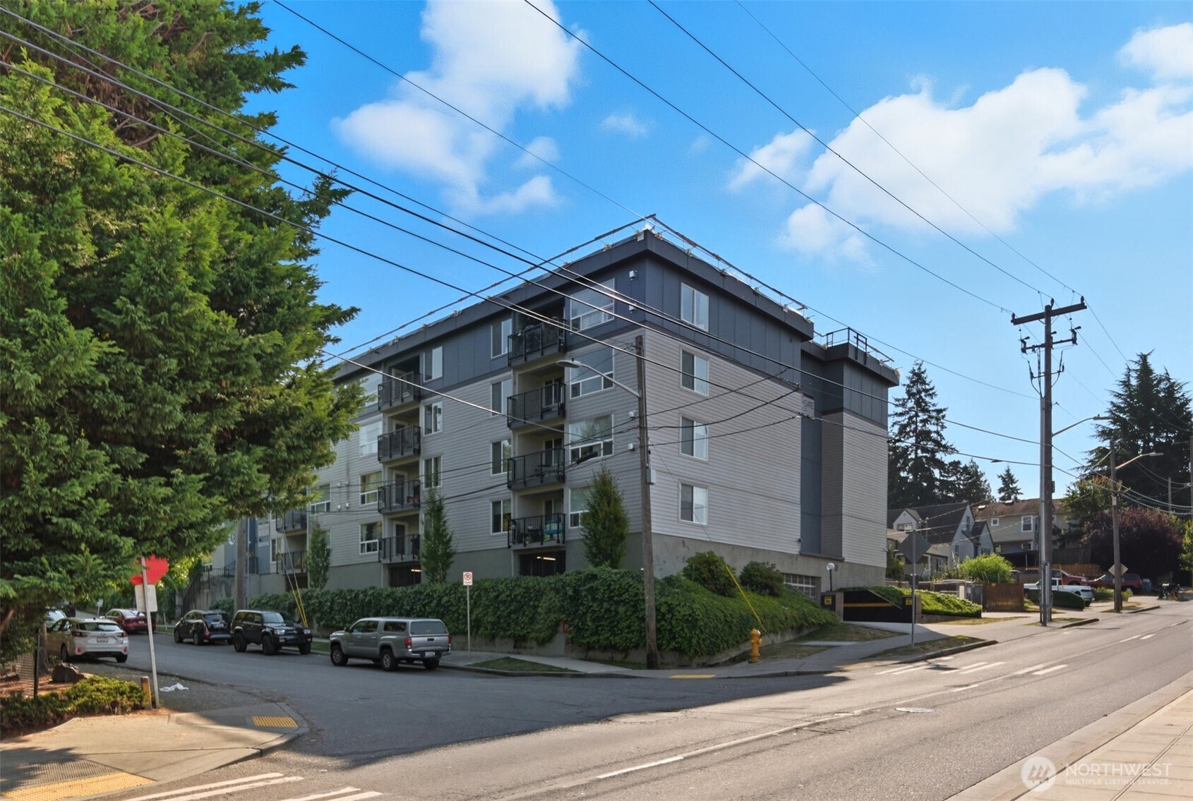 9416 1st Avenue NE Unit: 305