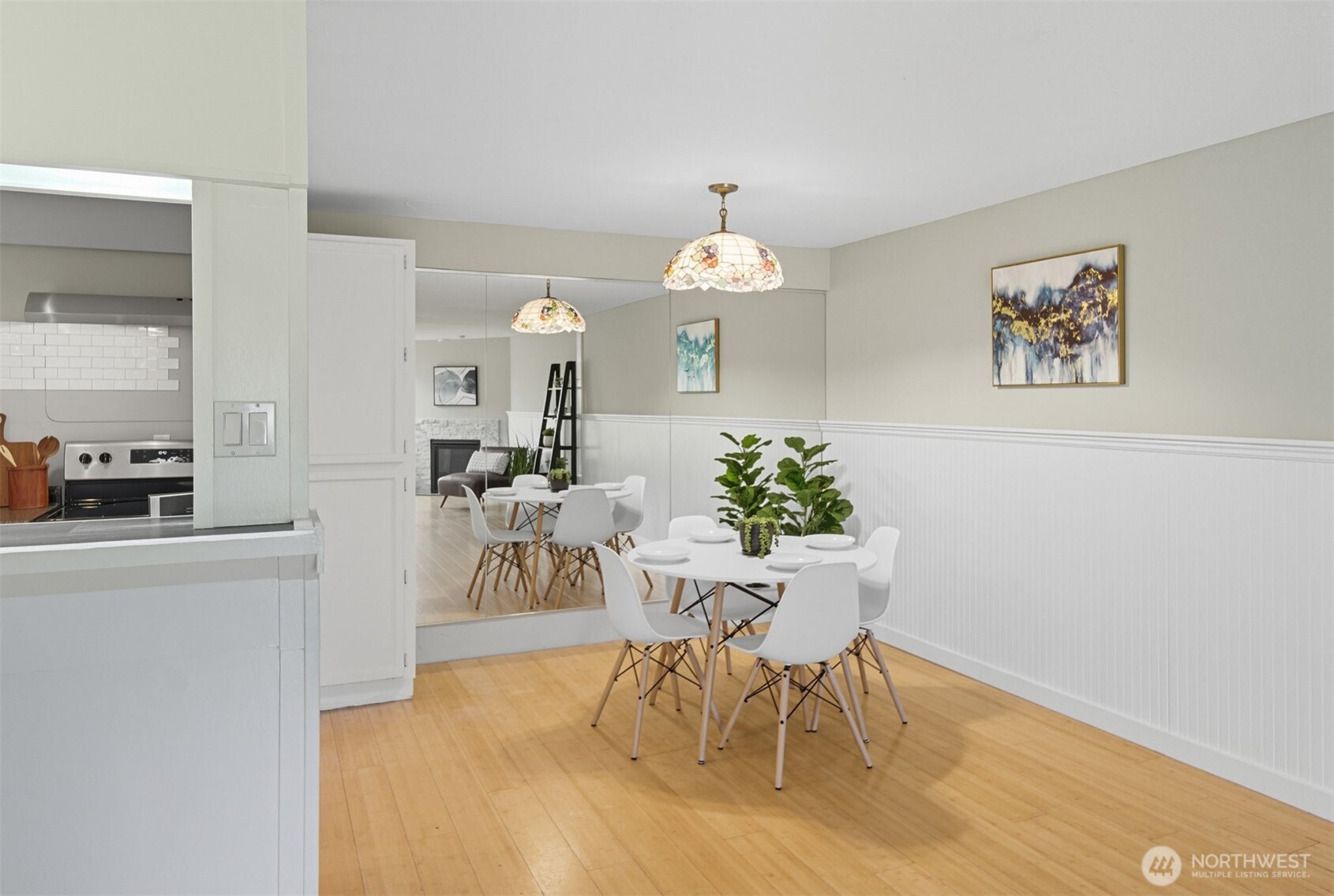 9416 1st Avenue NE Unit: 305