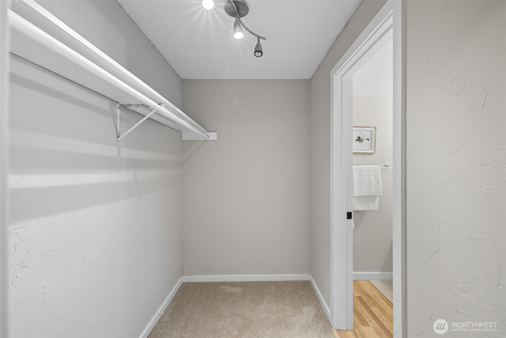 9416 1st Avenue NE Unit: 305