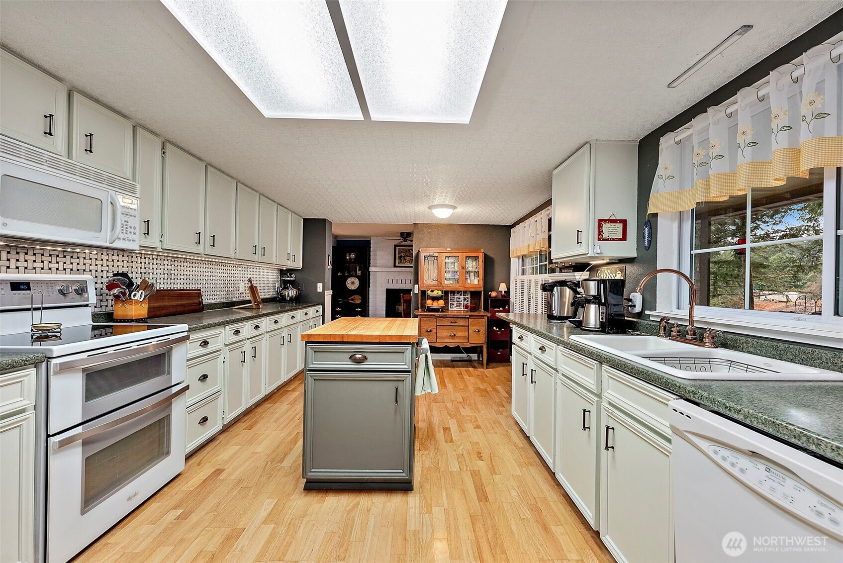 3035 SE Morning Light Court
