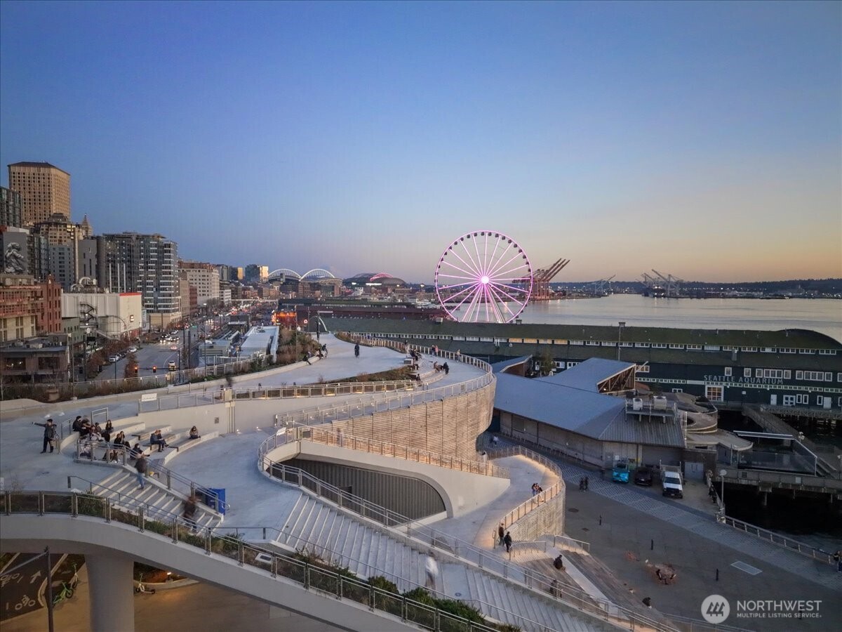 1900 alaskan way Unit: 108