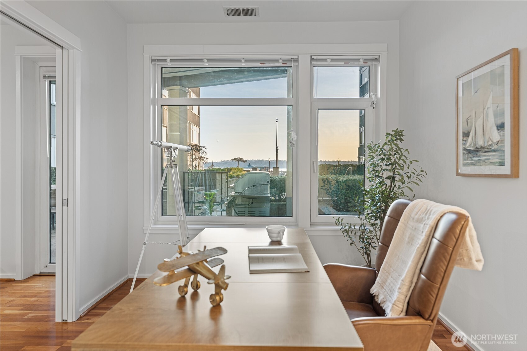 1900 alaskan way Unit: 108