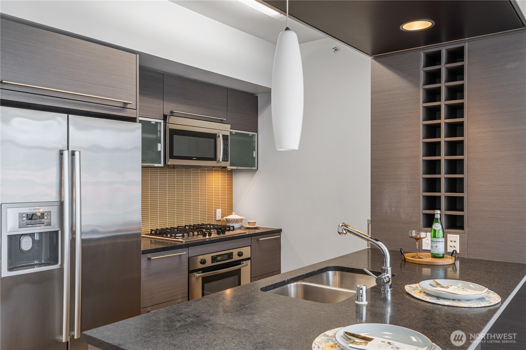 820 Blanchard Street Unit: 1506