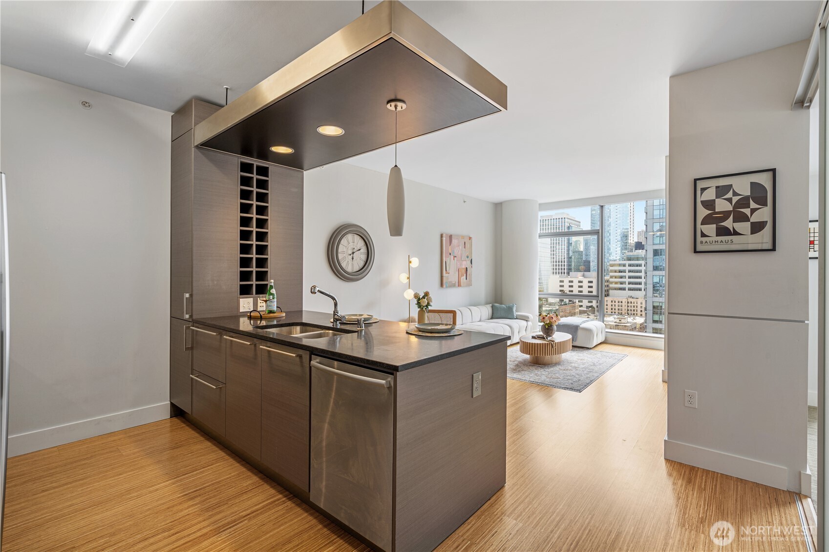 820 Blanchard Street Unit: 1506