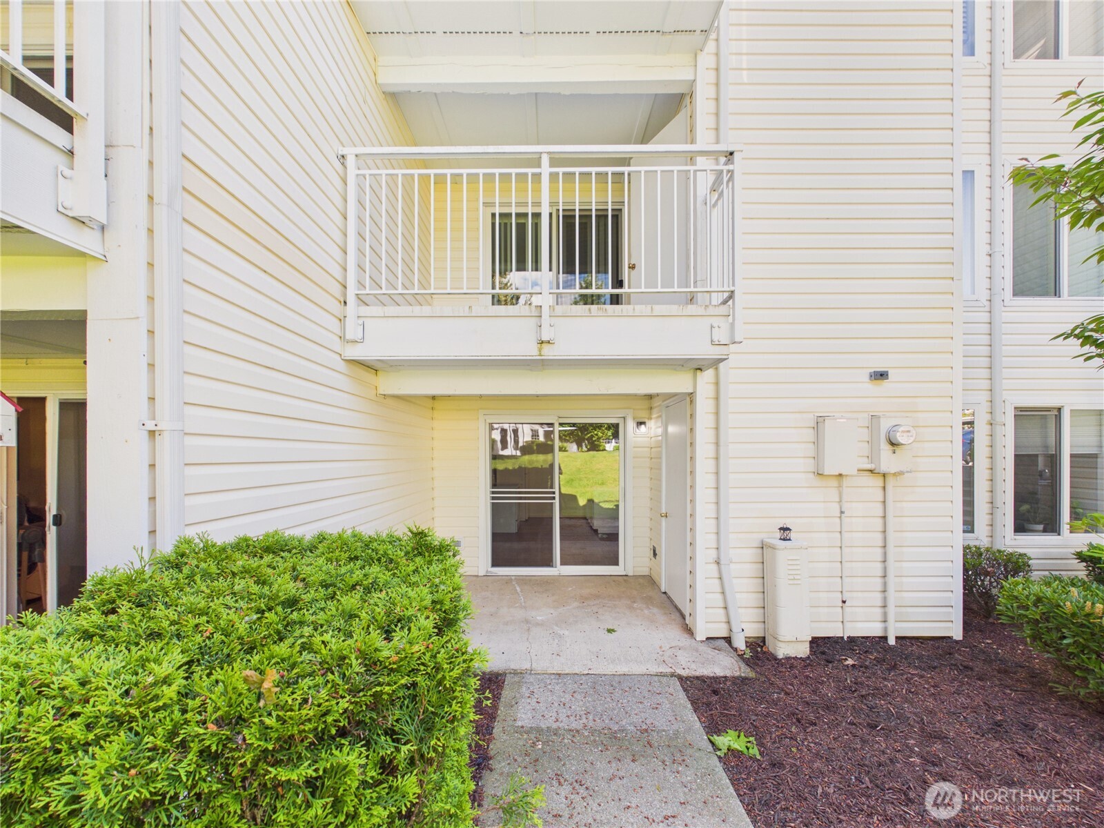 11002 SE Petrovitsky Road Unit: I102