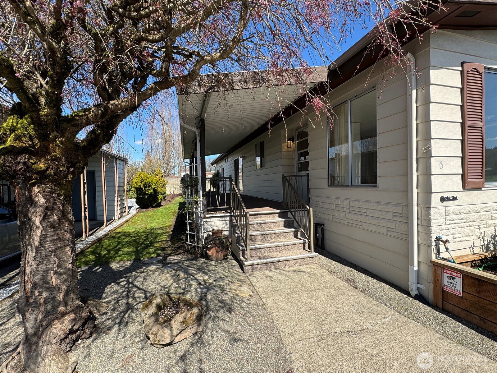 1402 22nd Street NE Unit: 5