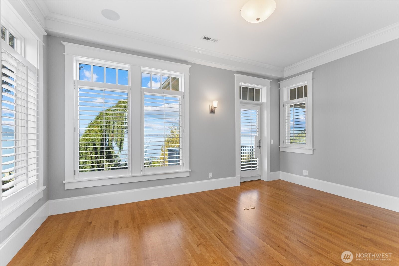 32 Shorewood Drive