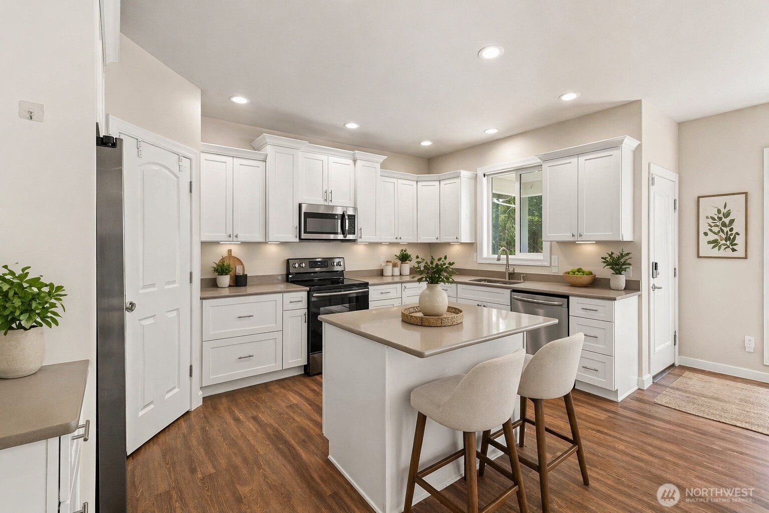 14229 Rainier View Drive SE