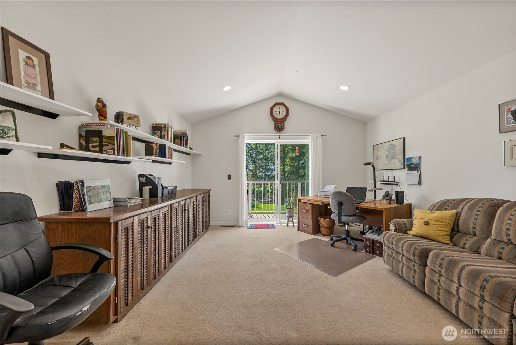 211 E Sterling Drive Unit: B4
