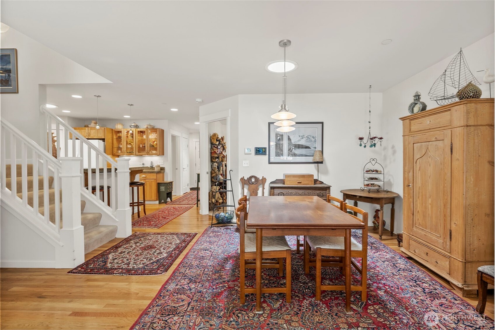 211 E Sterling Drive Unit: B4