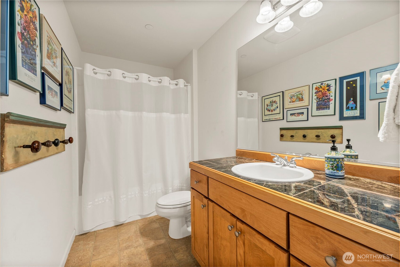 211 E Sterling Drive Unit: B4