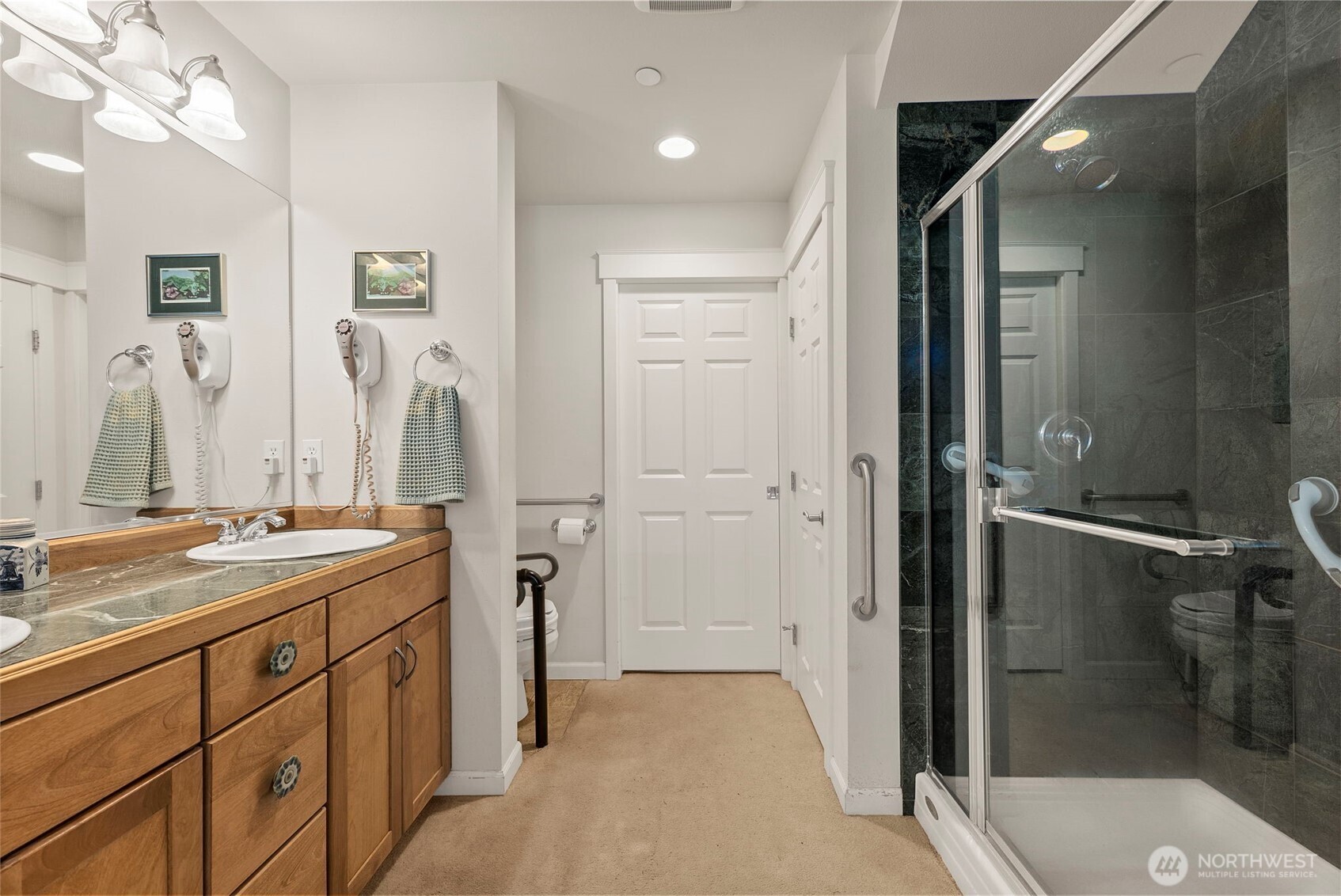 211 E Sterling Drive Unit: B4