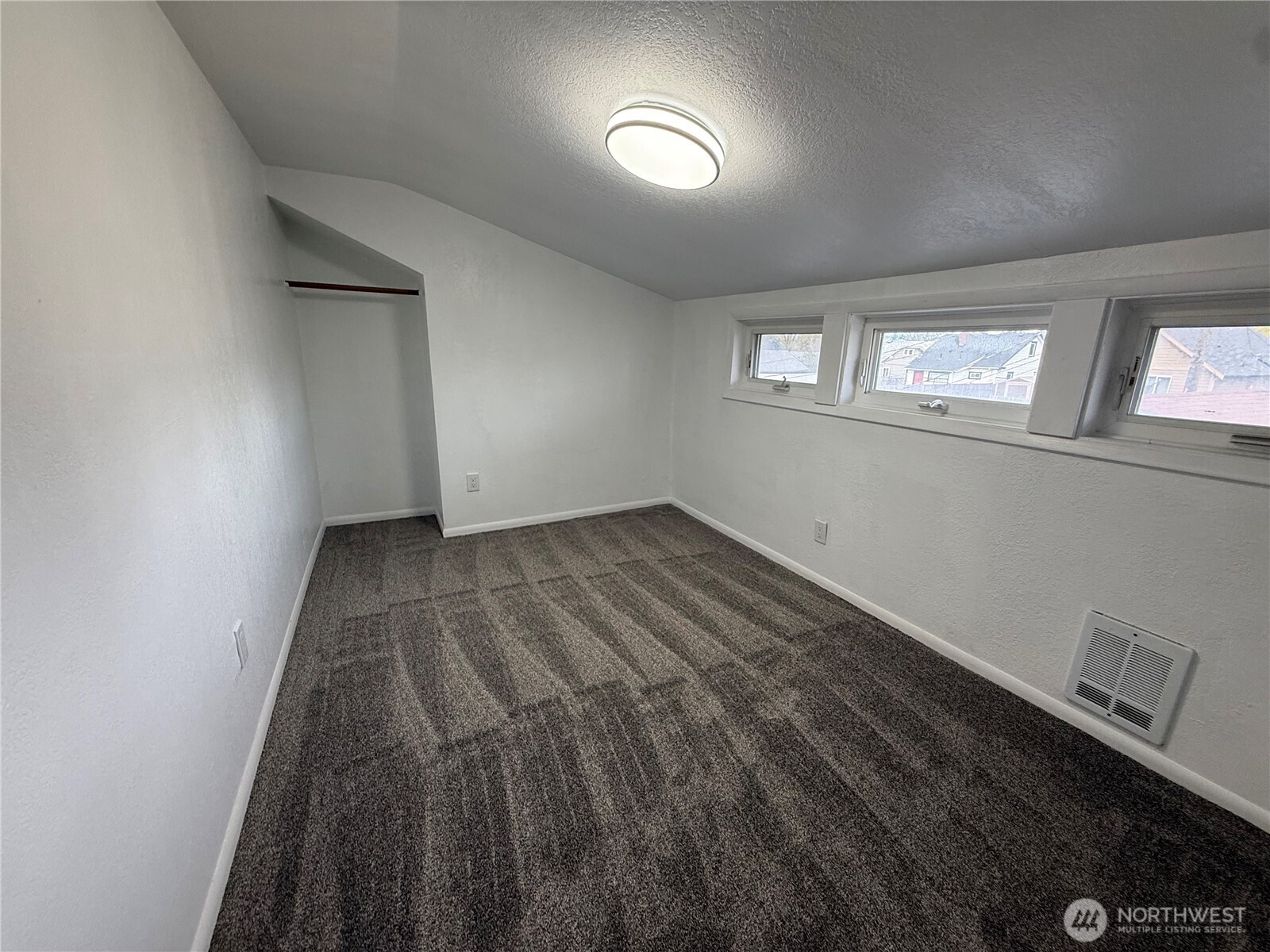 3617 S Cushman