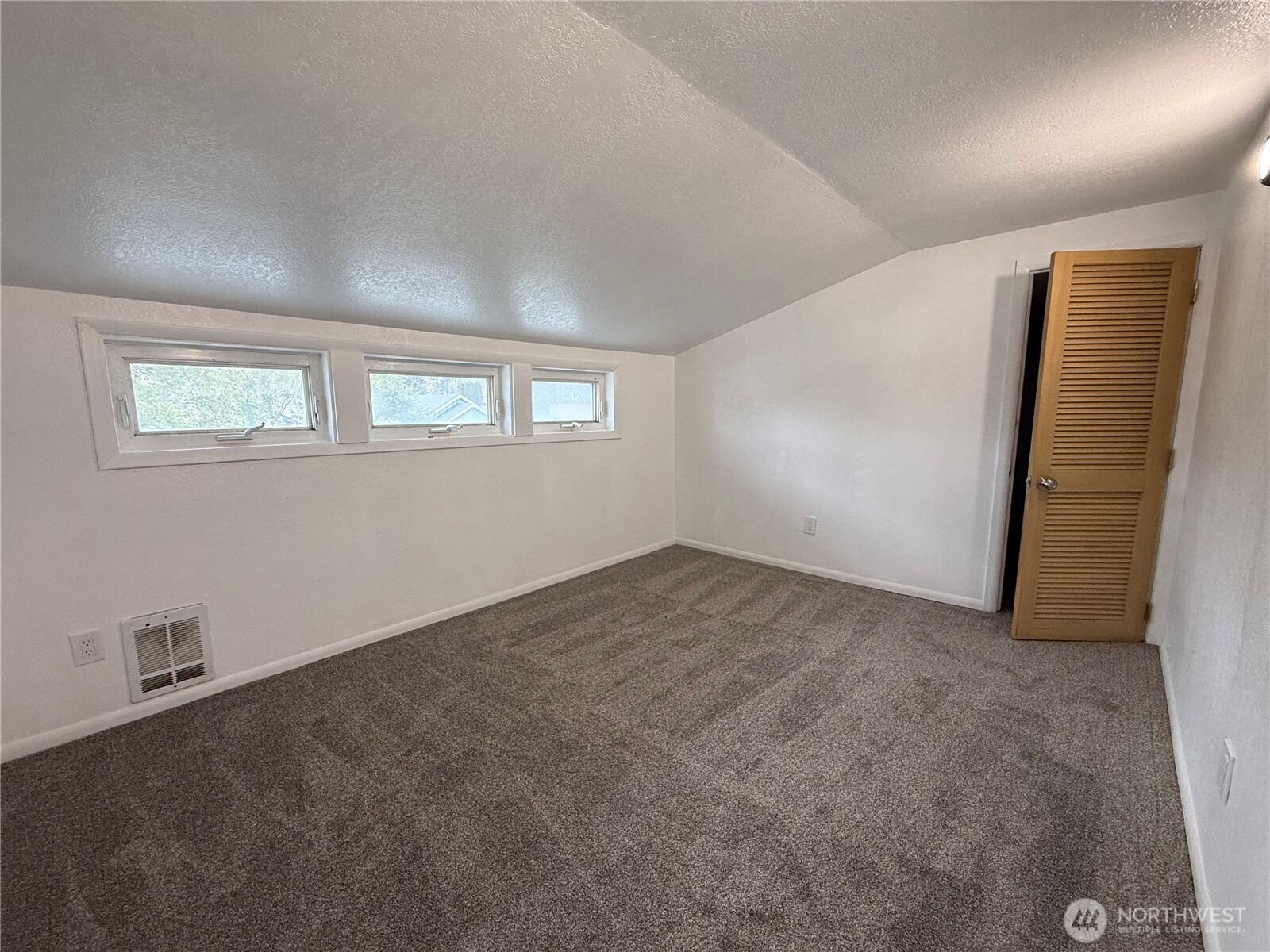 3617 S Cushman